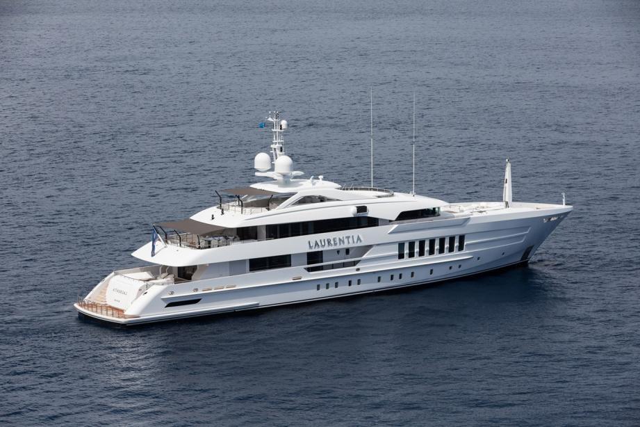 yacht Laurentia