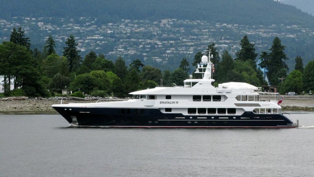 yacht D'Natalin IV