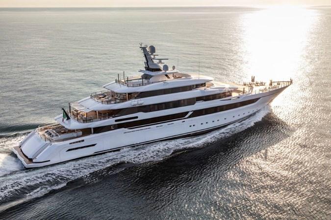 yacht My Dragon