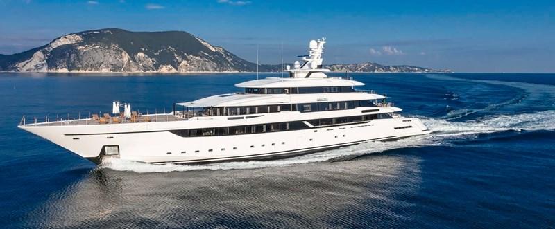 yacht My Dragon