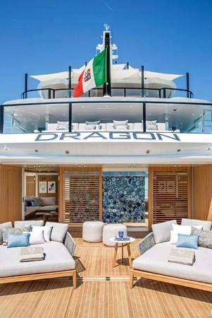 yacht My Dragon