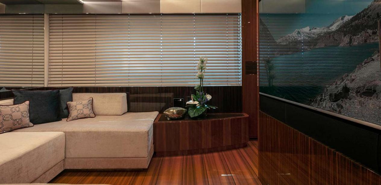 yacht El Leon