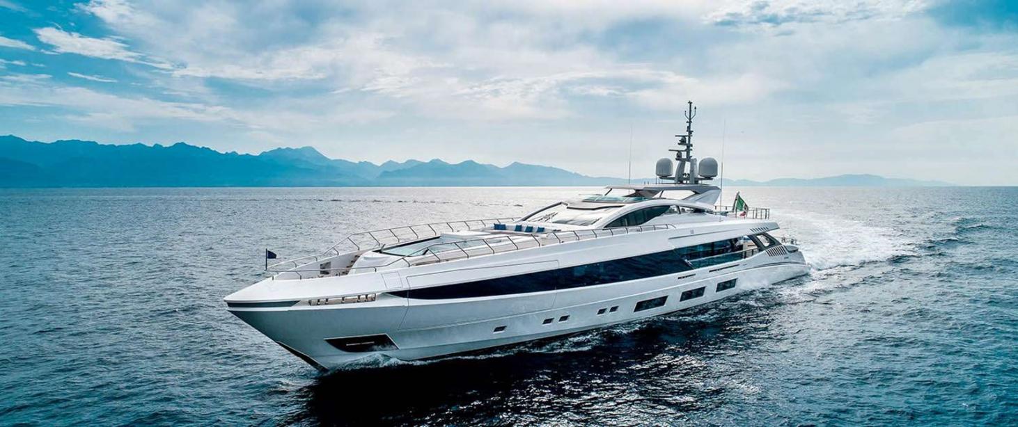 yacht El Leon