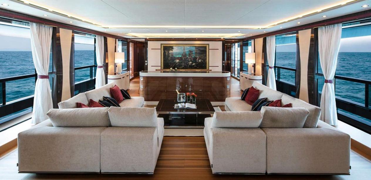 yacht El Leon