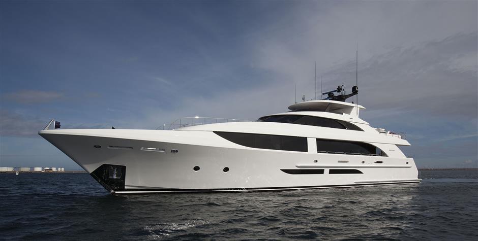 yacht Westport 125