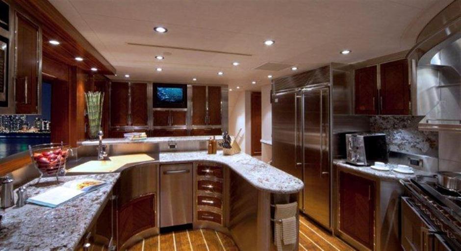 yacht Westport 130