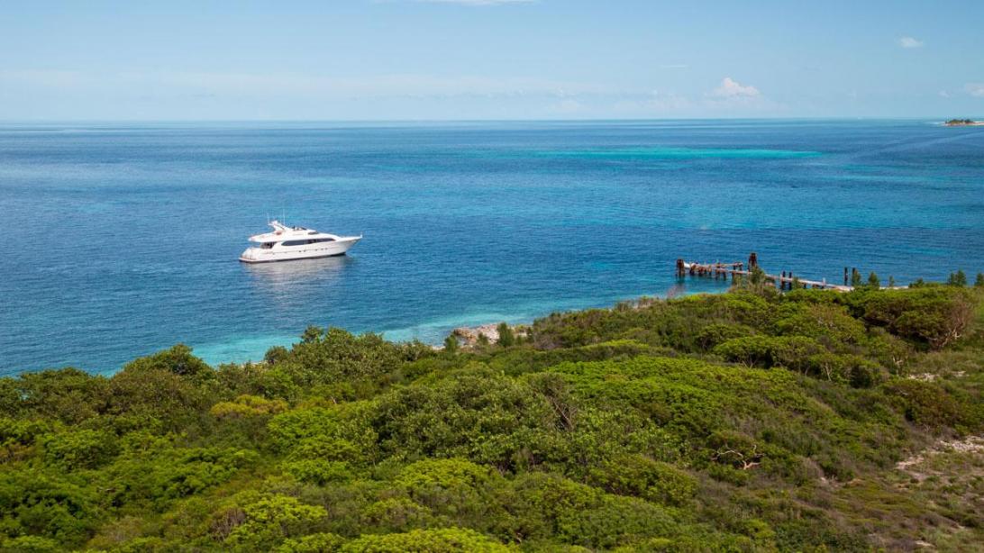 yacht IV Tranquility