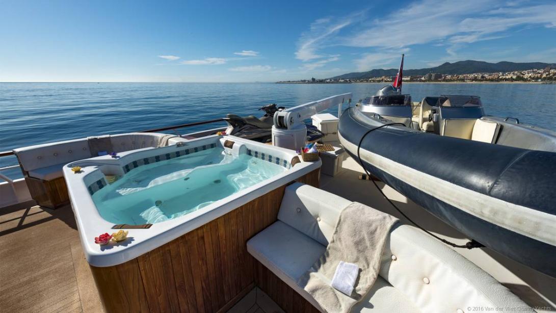 yacht Sea Lion