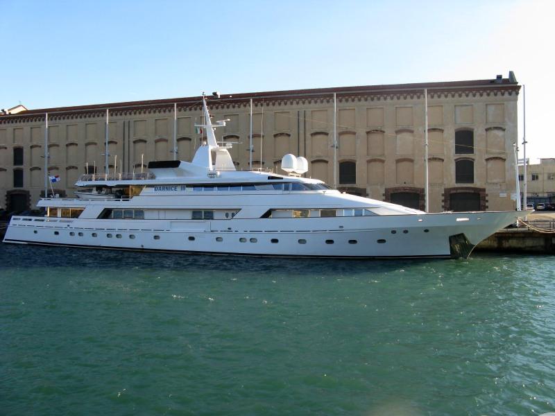 yacht Darnice III