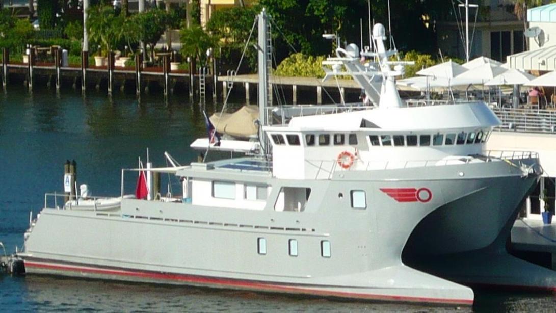 yacht Basilisk
