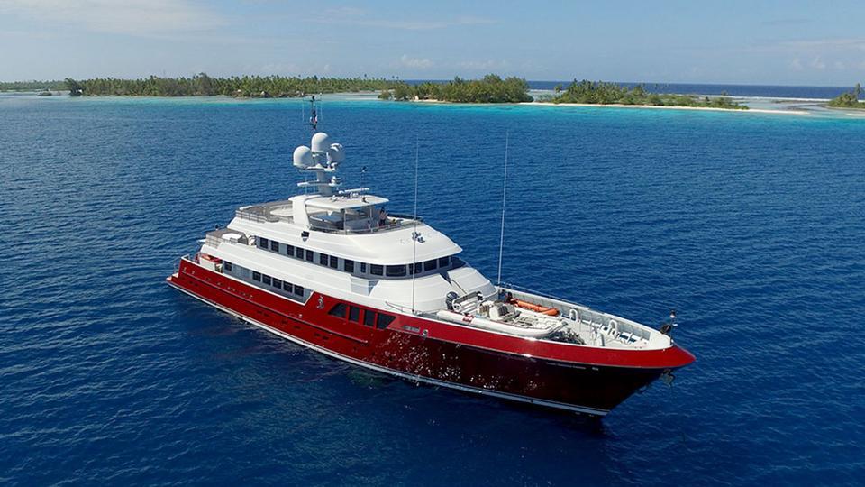 yacht Avalon