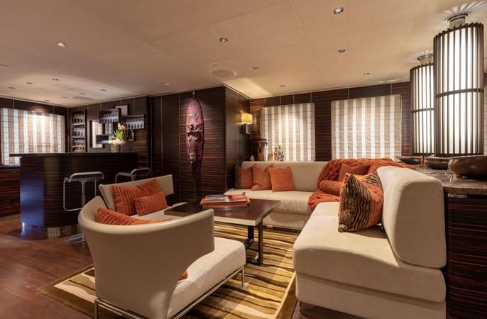 yacht Avalon