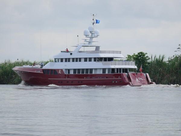 yacht Avalon