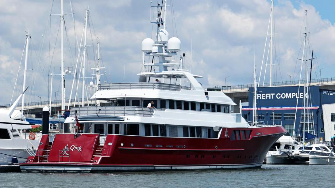 yacht Avalon