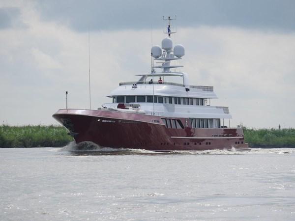 yacht Avalon