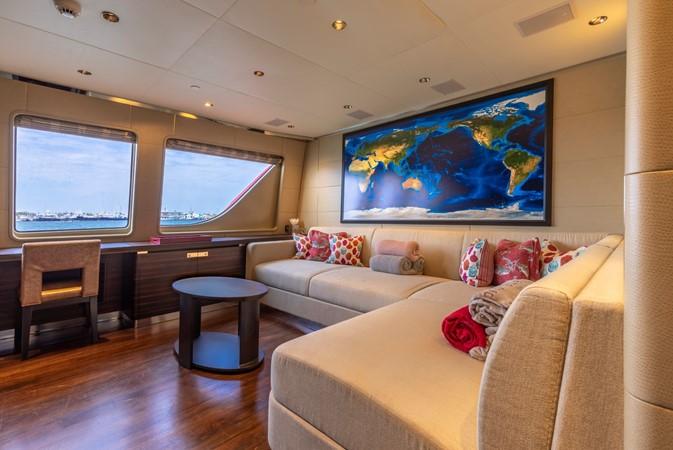 yacht Avalon