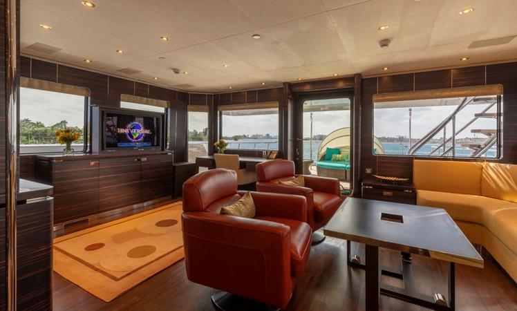 yacht Avalon