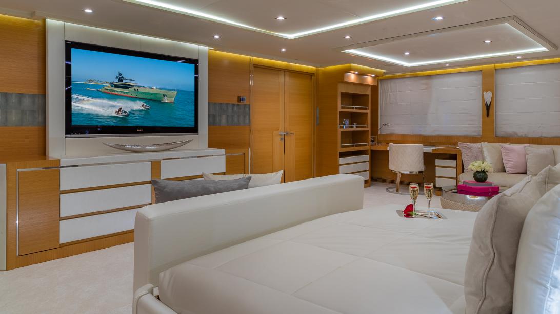 yacht DB9
