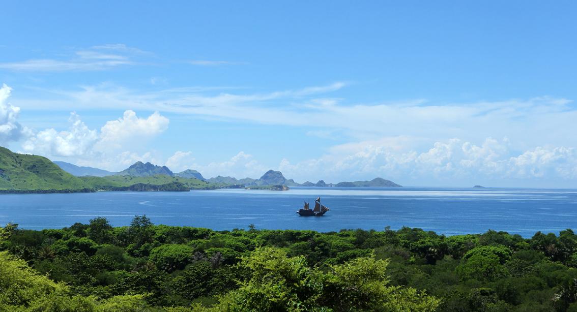 yacht Alila Purnama