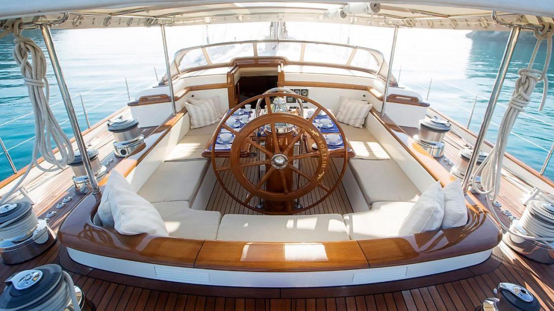 yacht Foftein