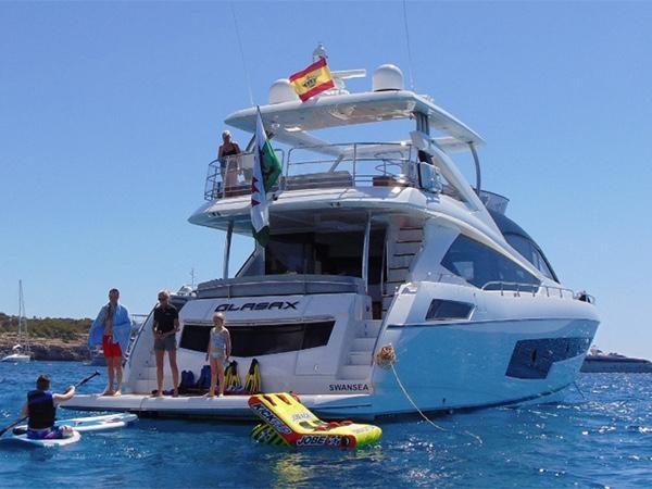 yacht Glasax