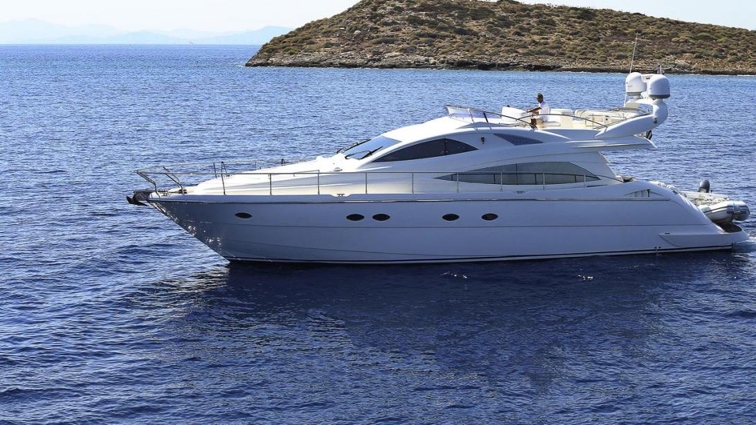 yacht Milos