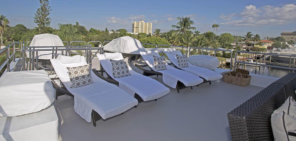 yacht Loon
