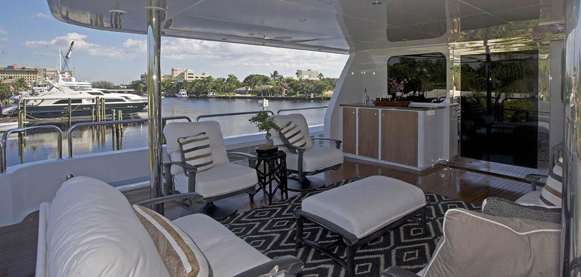yacht Loon