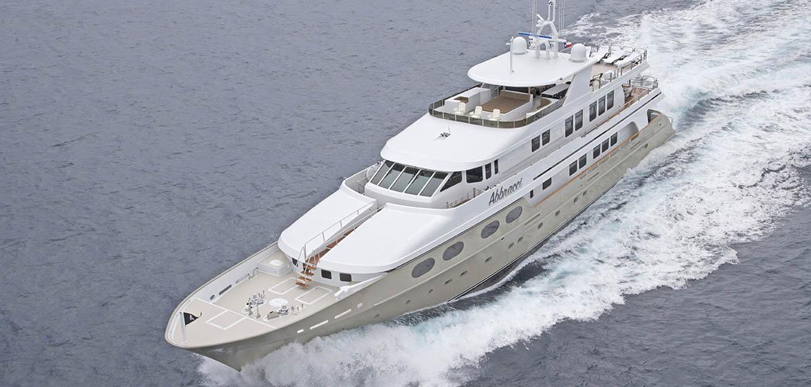 yacht Loon