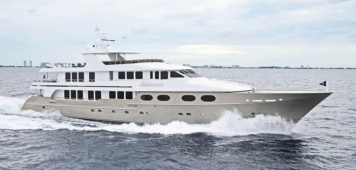 yacht Loon