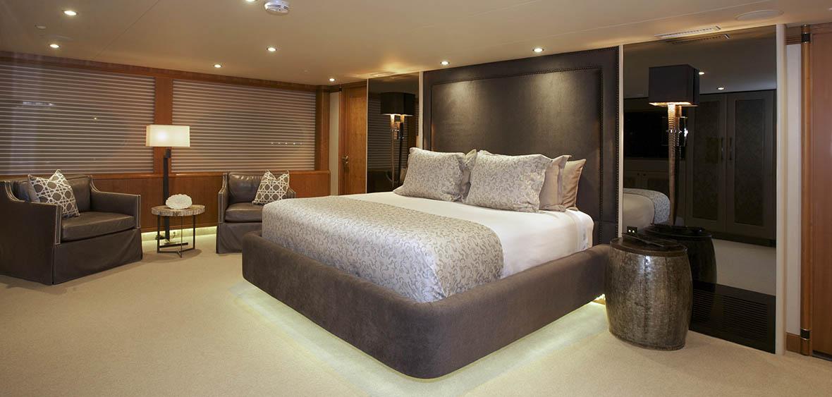 yacht Loon
