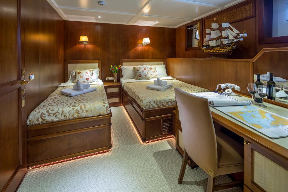 yacht Dona Del Mare