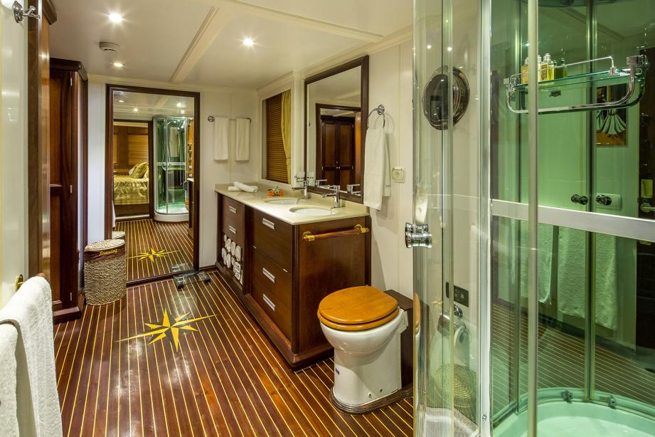 yacht Dona Del Mare