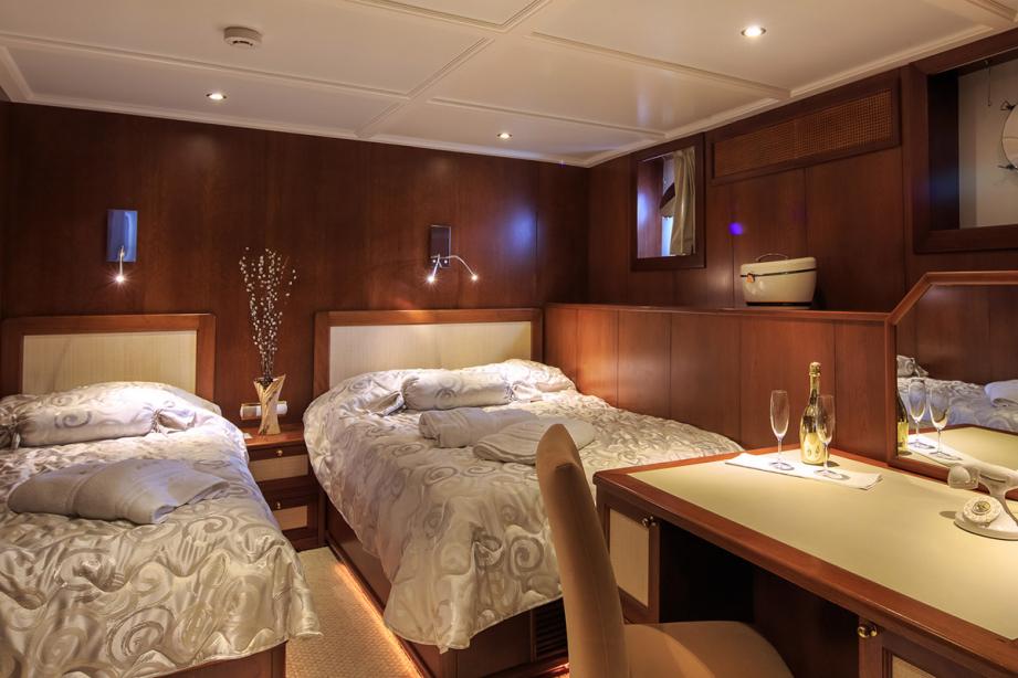 yacht Dona Del Mare