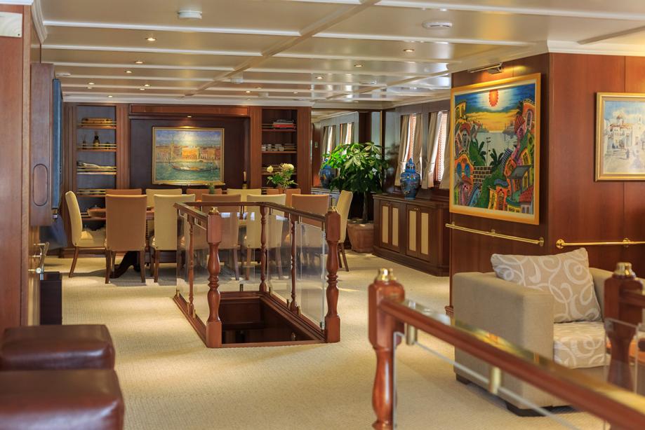 yacht Dona Del Mare