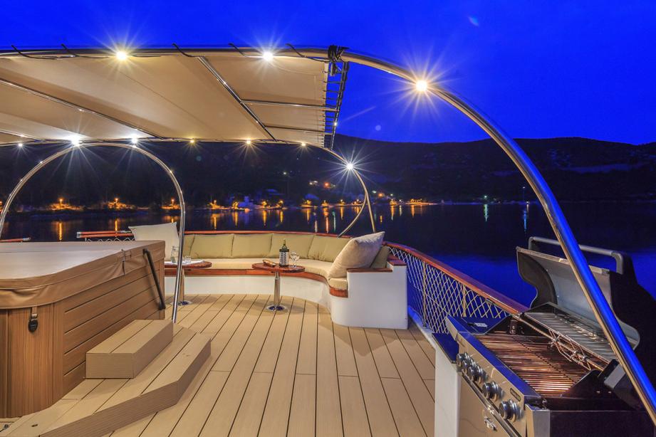 yacht Dona Del Mare
