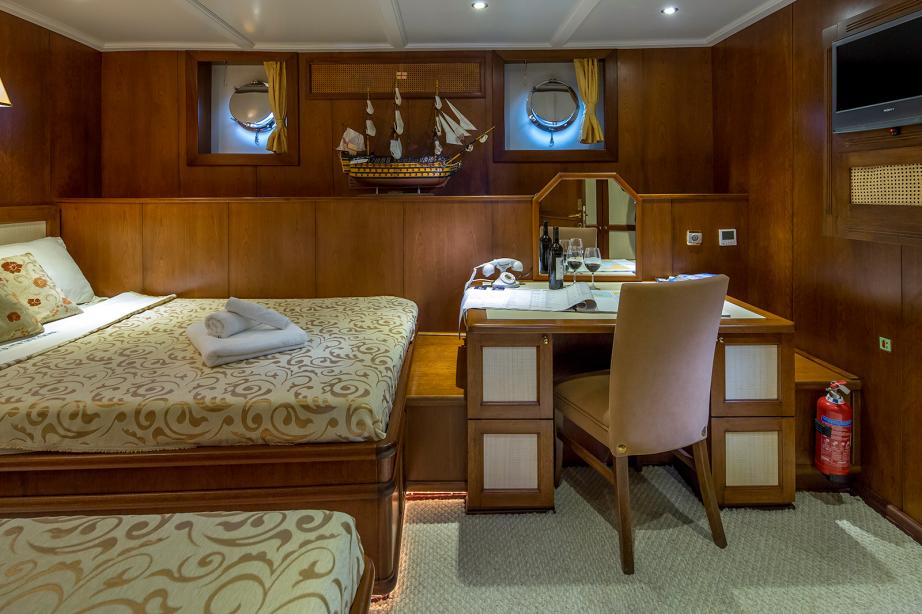 yacht Dona Del Mare
