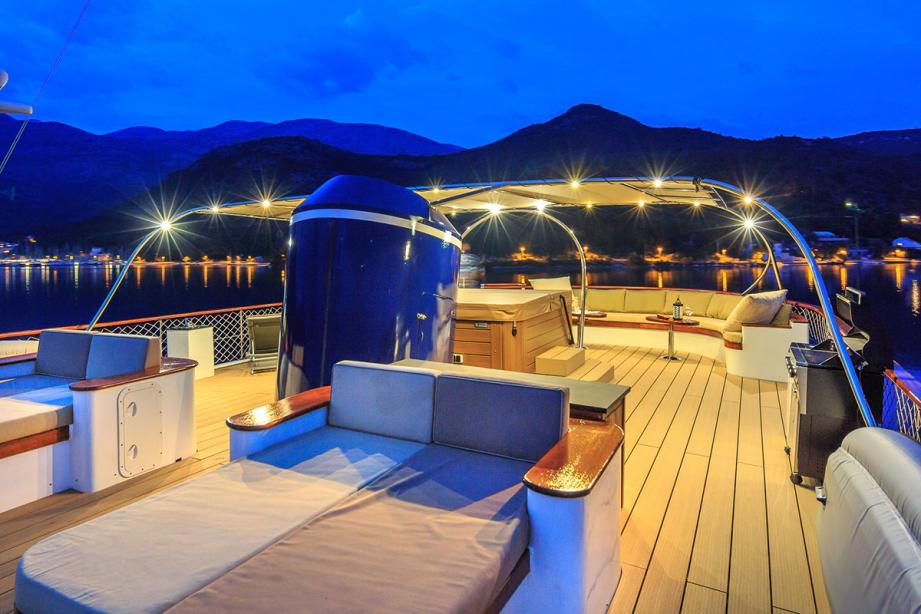 yacht Dona Del Mare