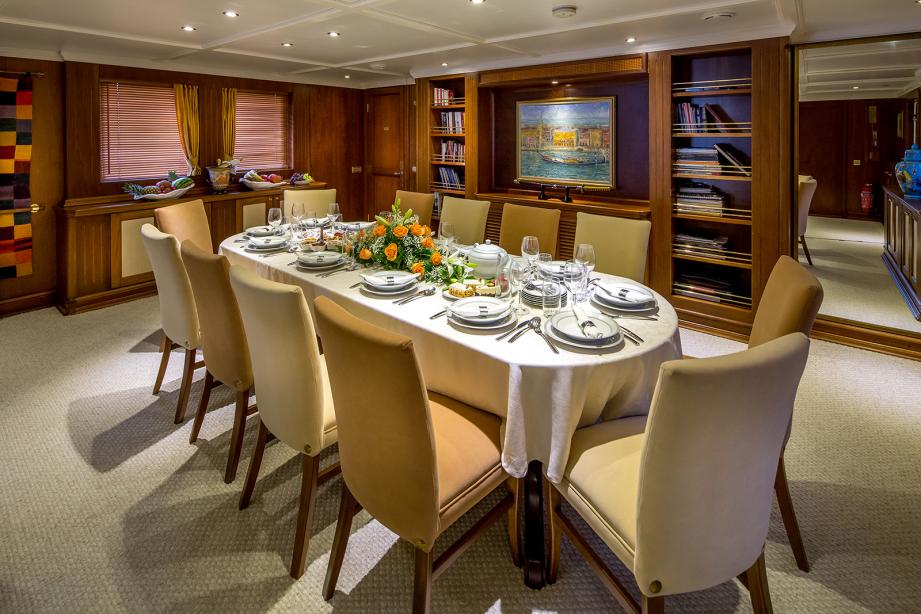 yacht Dona Del Mare