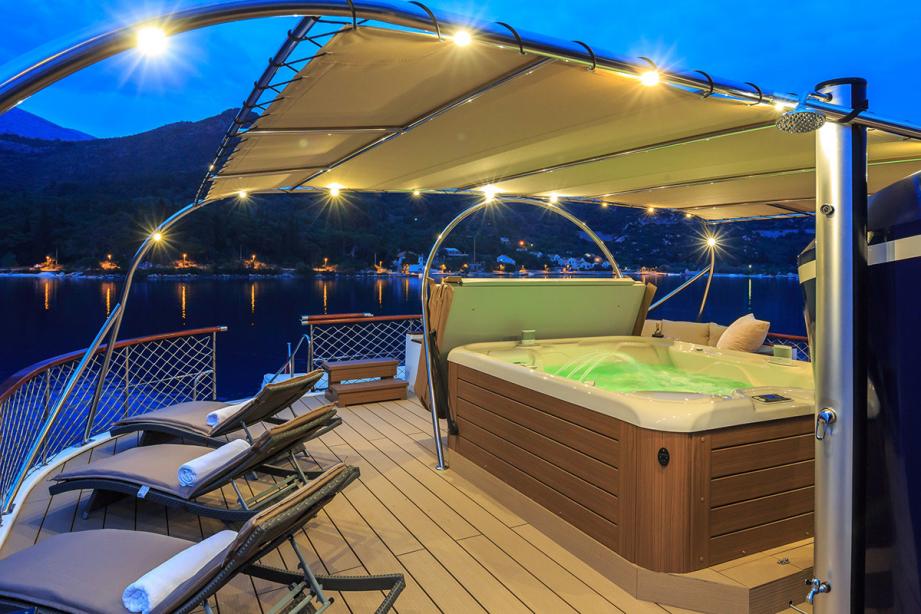 yacht Dona Del Mare