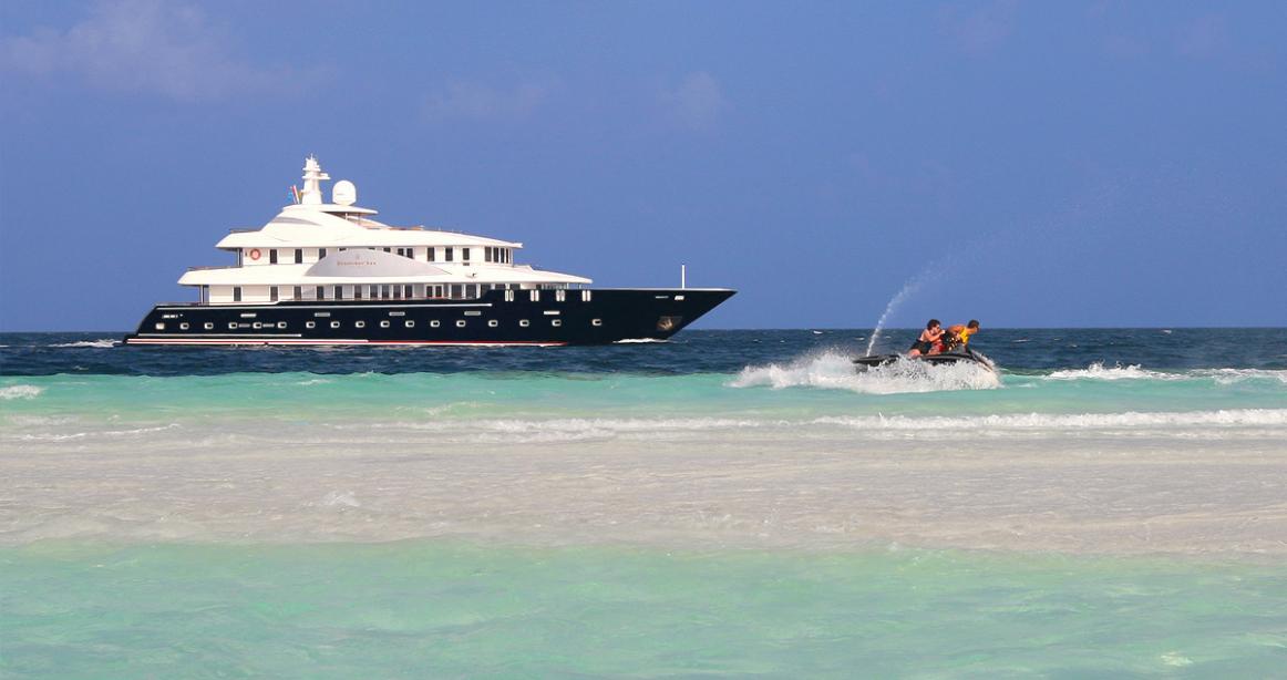 yacht Dhaainkan'baa