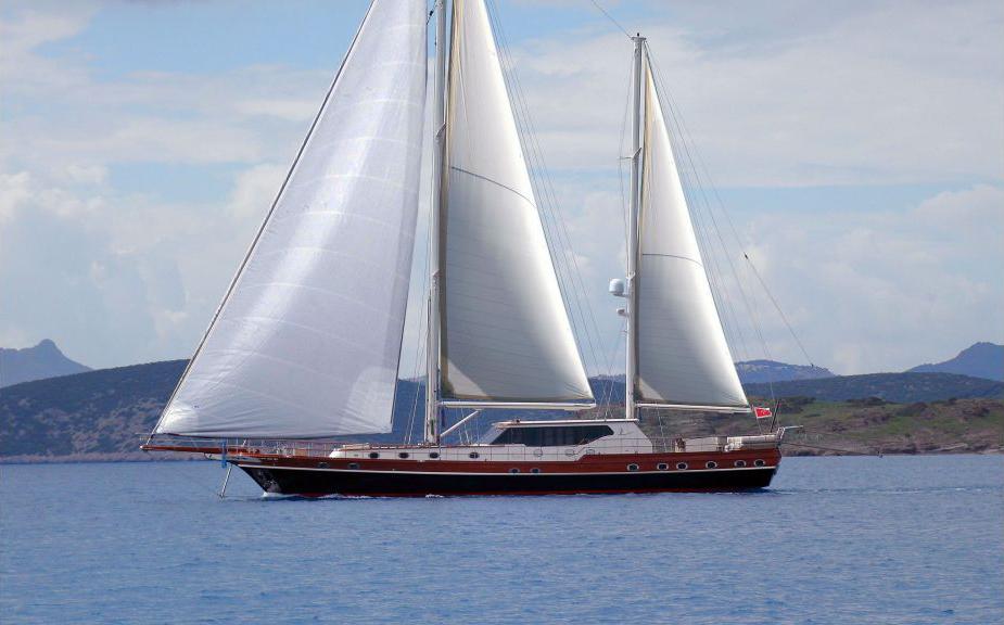 yacht Dragonfly