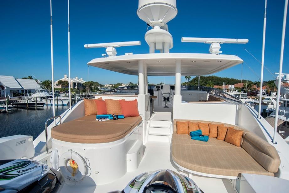 yacht First Light