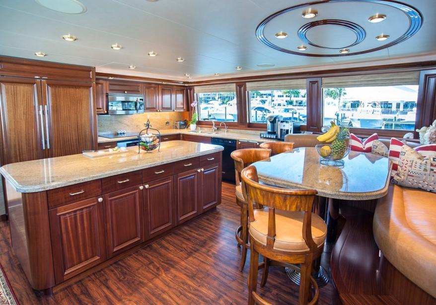 yacht First Light