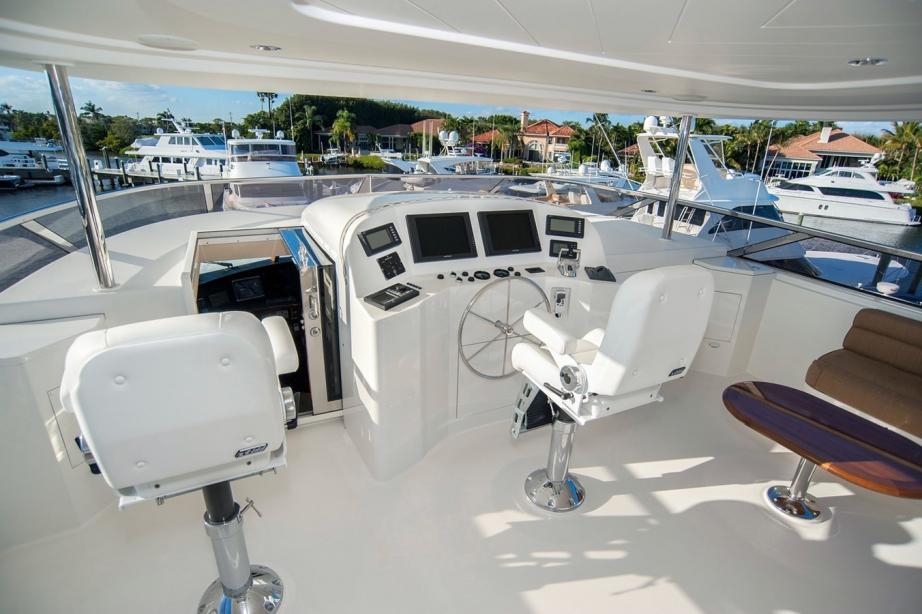 yacht First Light