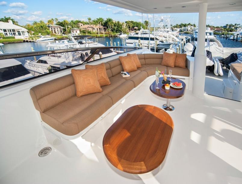 yacht First Light