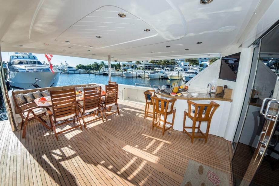 yacht First Light