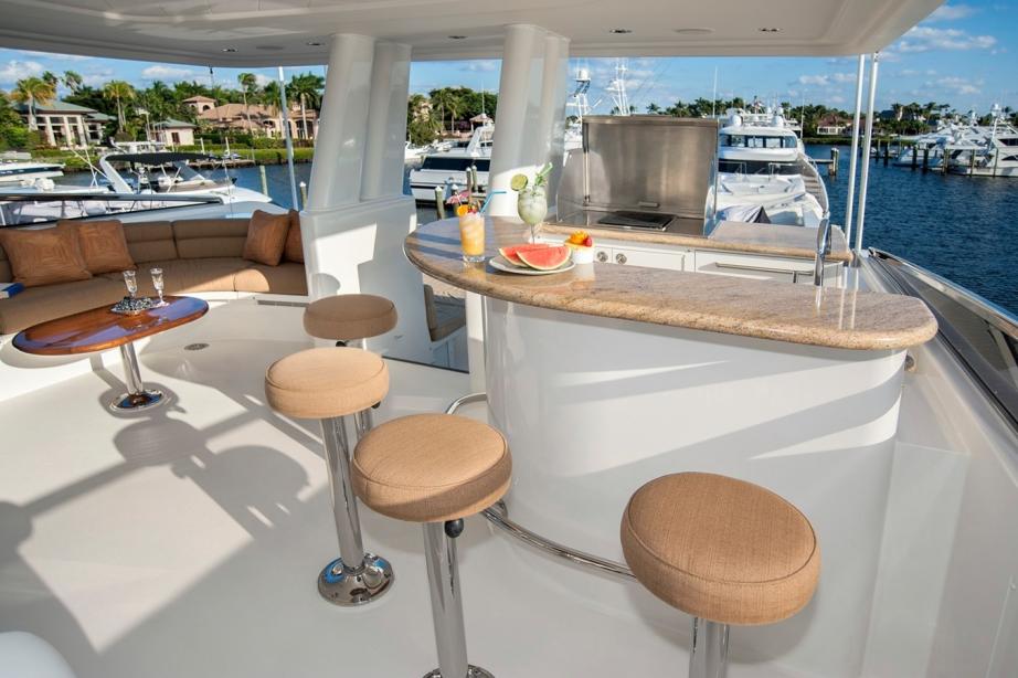 yacht First Light