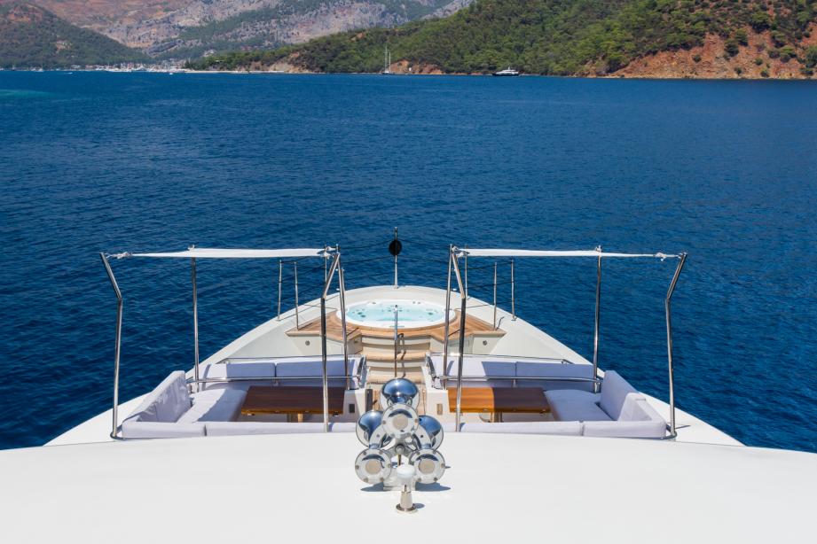 yacht Takara One