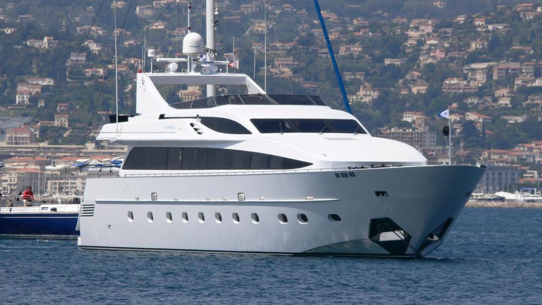 yacht Tropicana